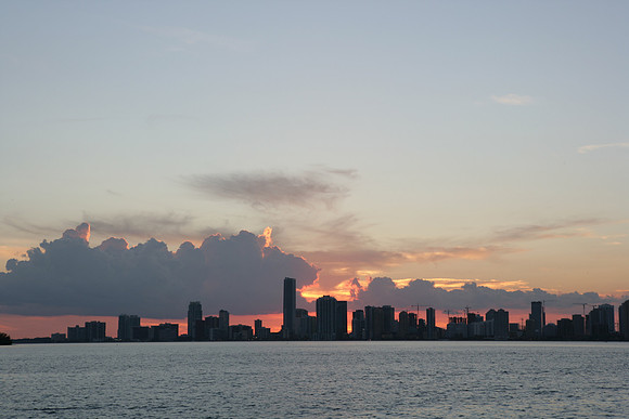 ZV4N_2717_S_Beach_FL_10_06