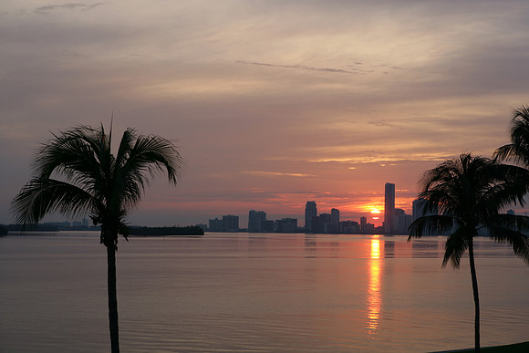 ZV4N_2722_S_Beach_FL_10_06