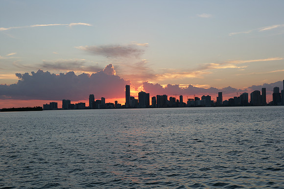 ZV4N_2713_S_Beach_FL_10_06