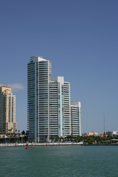 ZV4N_2751_S_Beach_FL_10_06
