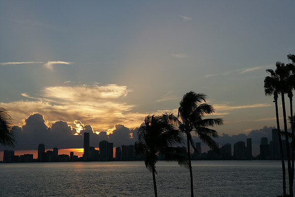 ZV4N_2708_S_Beach_FL_10_06