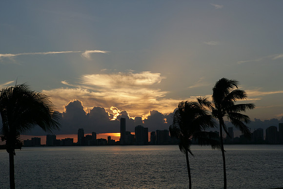 ZV4N_2709_S_Beach_FL_10_06