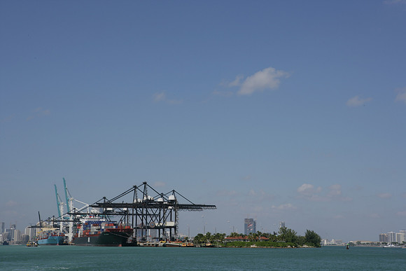 ZV4N_2756_S_Beach_FL_10_06