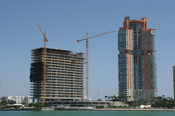 ZV4N_2746_S_Beach_FL_10_06