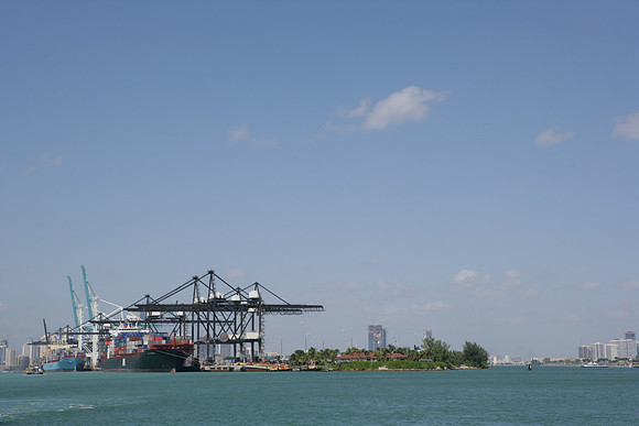 ZV4N_2755_S_Beach_FL_10_06
