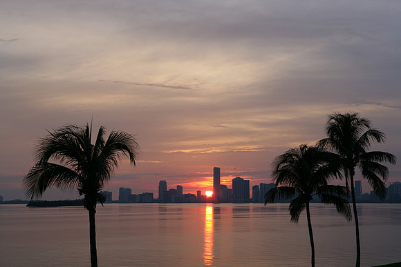 ZV4N_2731_S_Beach_FL_10_06