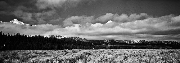 6077_FM_BW_EXPAND_WY_05_3