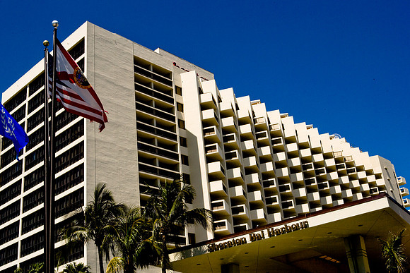 36181_DG_Color_USA_Miami_FL_Related_GroupZV4N9632