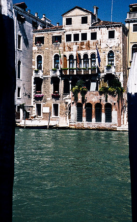 3817_SL_COLOR_AROUND_THE_WORLD_IN_8_MONTHS_APRIL_2000_1