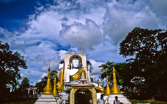 3480_SL_COLOR_AROUND_THE_WORLD_IN_8_MONTHS_APRIL_2000_6