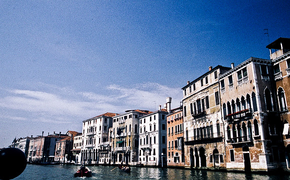 3818_SL_COLOR_AROUND_THE_WORLD_IN_8_MONTHS_APRIL_2000_18