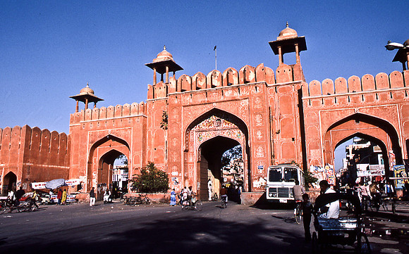 47303_SL_COLOR_INDIA_1987_8