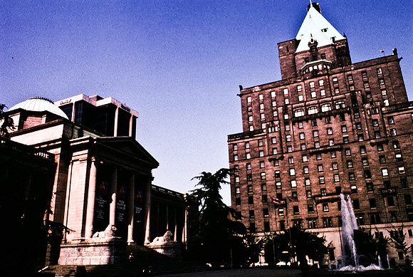 2548_SL_BOX_I_COLOR_OVKA_VICTORIA_CANADA
