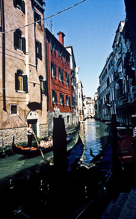 3819_SL_COLOR_AROUND_THE_WORLD_IN_8_MONTHS_APRIL_2000_18