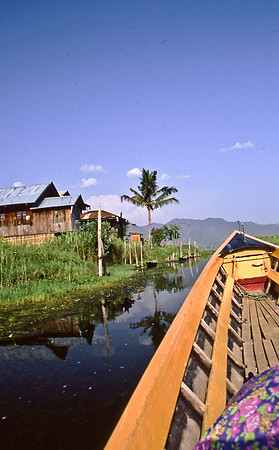 3524_SL_COLOR_AROUND_THE_WORLD_IN_8_MONTHS_APRIL_2000_5