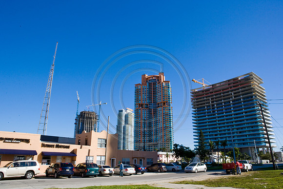 36136_DG_Color_USA_Miami_Beach_FL_Related_GroupZV4N0438