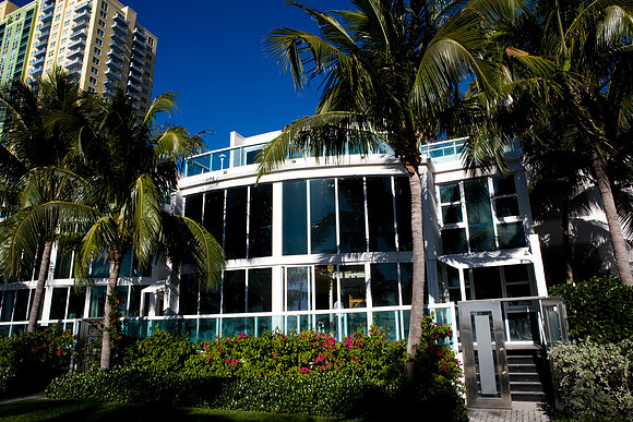 36136_DG_Color_USA_Miami_Beach_FL_Related_GroupZV4N0463