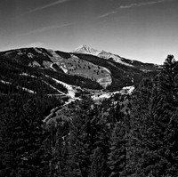 7556_B3P1_4_BW_SQ_MT_01_1.jpg