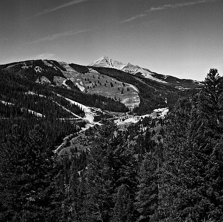 7556_B3P1_4_BW_SQ_MT_01_1.jpg