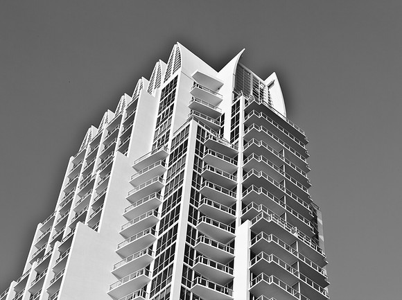 3807_DG_Miami_Beach_FL_5L8Y4744
