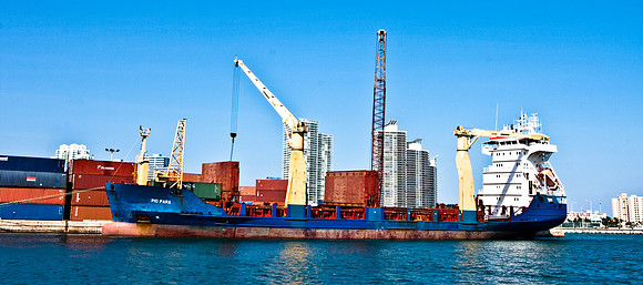 2807_Port_Cargo_Ship_Miami_Beach__MG_7515