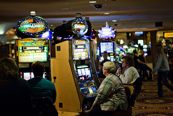 20080913_DVD48_DG_USA_Vegas_CA_5L8Y8996_full_blead