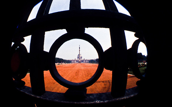 47302_SL_COLOR_INDIA_1987_11