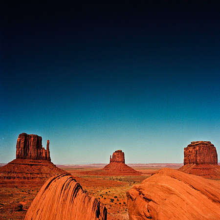 2284_FM_COLOR_AZ_02_5.jpg
