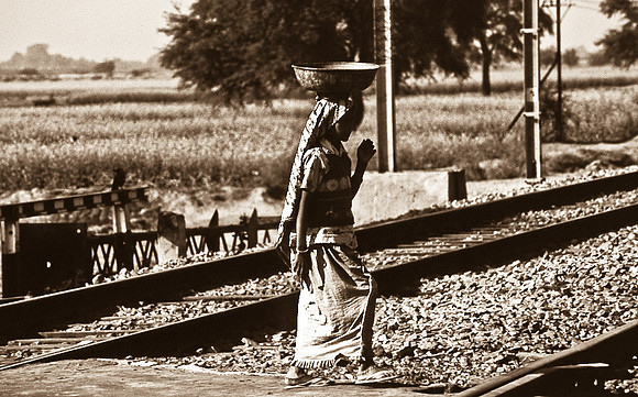47300_SL_COLOR_INDIA_1987_17