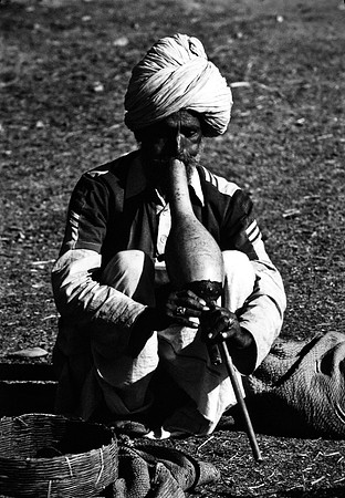 47281_SL_COLOR_INDIA_1987_11
