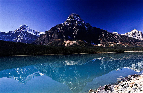 06829_B19_SL_COLOR_MORAINE_LAKE_FROM_BANFF_NAT_PARK_TO_LAKE_LOUISE_YOHO_NAT_PARK_BC_WS_97_02.jpg