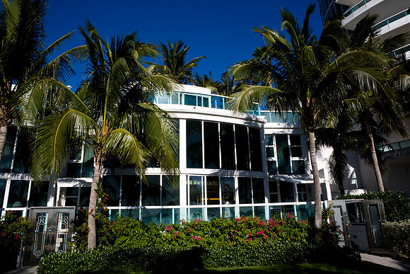 36136_DG_Color_USA_Miami_Beach_FL_Related_GroupZV4N0469