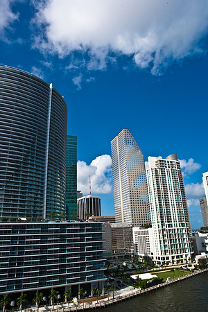 4923_DG_Miami_River_Brickel_Miami_FL_2010_ZV4N0747