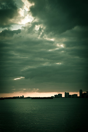 0041_DG_Miami_Sky_line_Florida_USA_20095L8Y1692