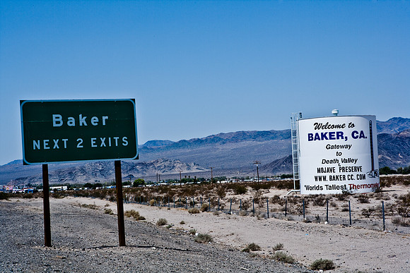 36351_DG_COLOR_BAKER_CALIFORNIA_CA_USA_2007_ZV4N_1024