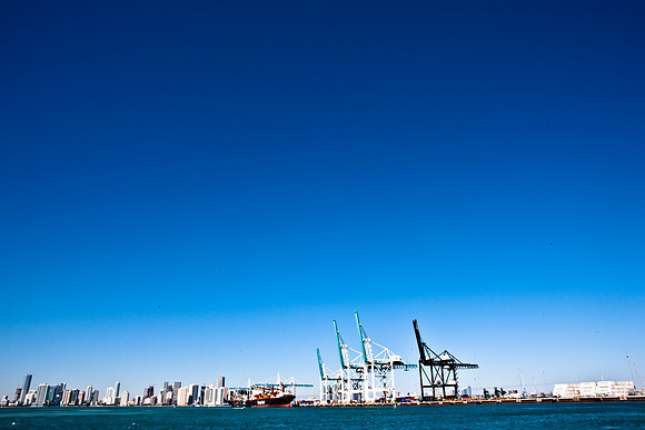 2905_DG_Miami_Port_Cranes_Cargo_Ship__FL_20090130_5L8Y0114