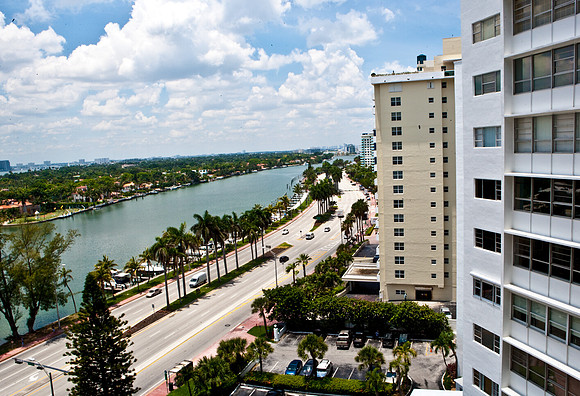 3900_DG_Miami_FL_2010_ZV4N5502