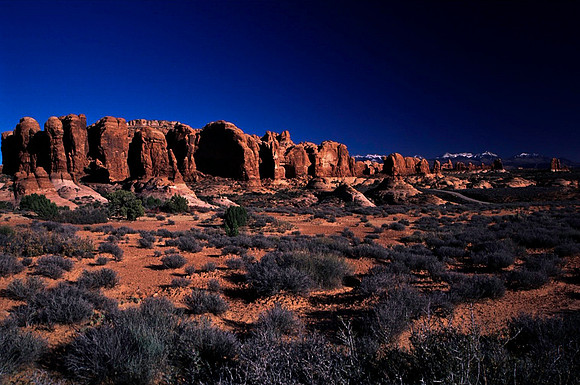 06775_B10_SL_COLOR_SL_COLOR_NORTH&SOUTH_WINDOWS_ARCHES_NAT_PARK_UT_97_1717.jpg