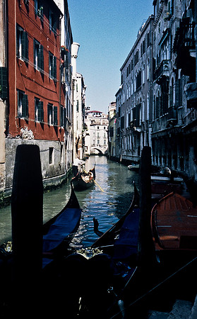 3820_SL_COLOR_AROUND_THE_WORLD_IN_8_MONTHS_APRIL_2000_4