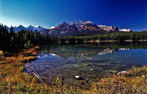 06831_B19_SL_COLOR_PEYTO_LAKE_FROM_THE_BOW_SUMMIT_TRAIL_BANFF_NAT_PARK_BC_WS_97_09.jpg