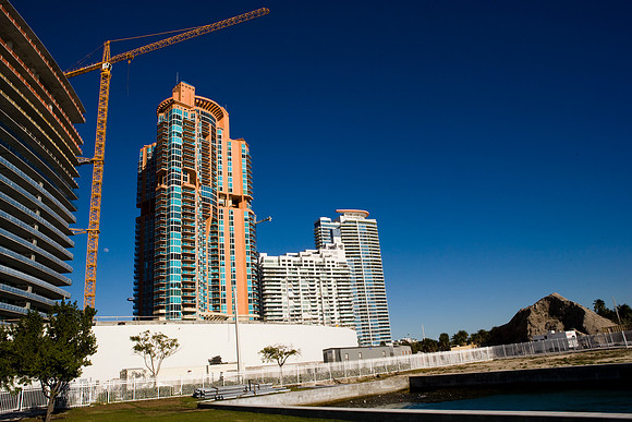 36136_DG_Color_USA_Miami_Beach_FL_Related_GroupZV4N0548