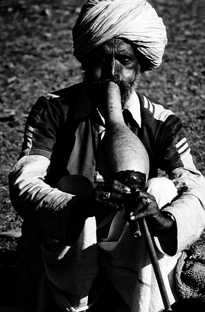 47281_SL_COLOR_INDIA_1987_12