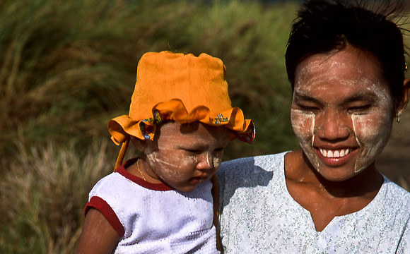 3478_SL_COLOR_AROUND_THE_WORLD_IN_8_MONTHS_APRIL_2000_5