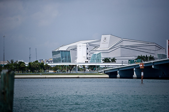 84697_Miami_Skyline_FL_DG_ZV4N6469
