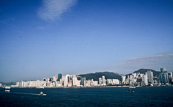 3867_SL_COLOR_AROUND_THE_WORLD_IN_8_MONTHS_APRIL_2000_10