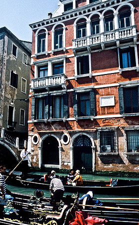 3813_SL_COLOR_AROUND_THE_WORLD_IN_8_MONTHS_APRIL_2000_10