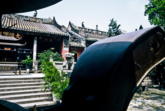 3777_SL_COLOR_AROUND_THE_WORLD_IN_8_MONTHS_APRIL_2000_6