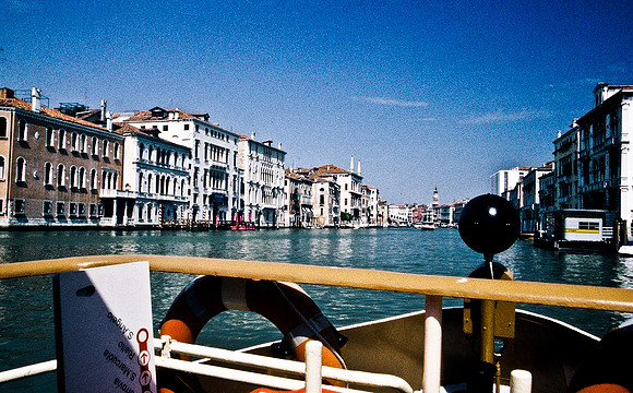 3818_SL_COLOR_AROUND_THE_WORLD_IN_8_MONTHS_APRIL_2000_9