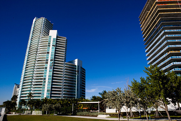 36136_DG_Color_USA_Miami_Beach_FL_Related_GroupZV4N0543