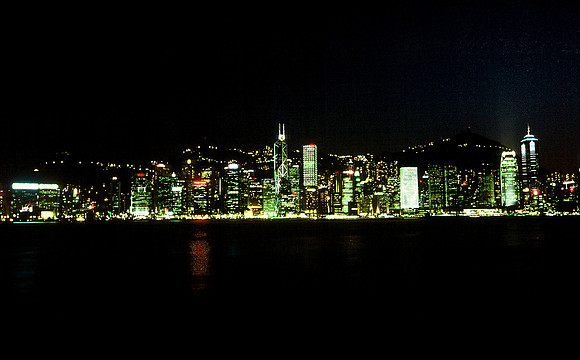 3870_SL_COLOR_AROUND_THE_WORLD_IN_8_MONTHS_APRIL_2000_18